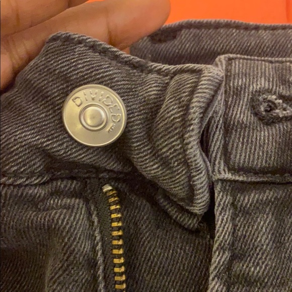 H&M distressed jeans - Picture 5 of 5